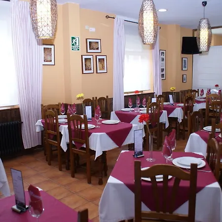 Cueva De Valporquero Auberge de jeunesse