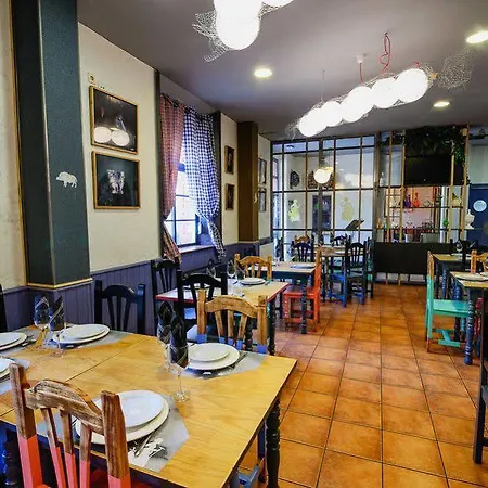 Hostel Cueva De Valporquero