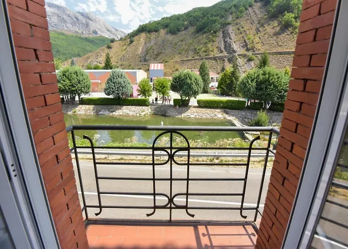 Hostel Cueva De Valporquero