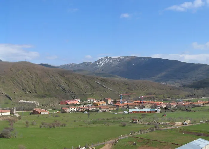 Cueva De Valporquero Hostel