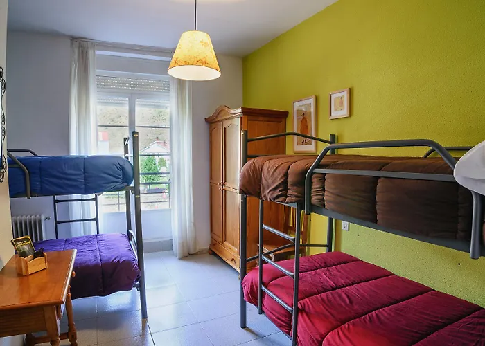 Hostel Cueva De Valporquero *