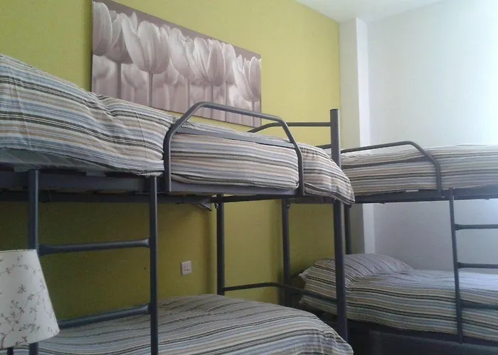 Cueva De Valporquero Hostel *