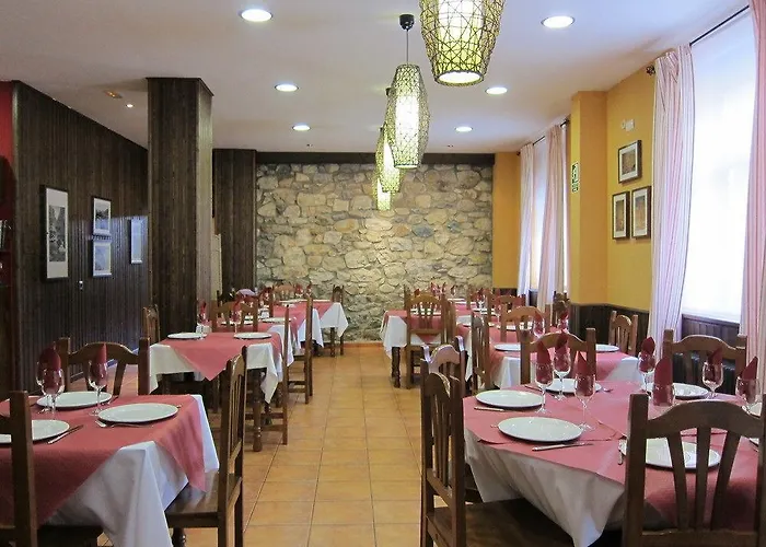 Hostel Cueva De Valporquero *