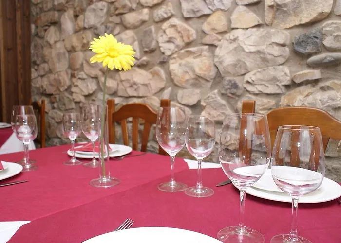 Cueva De Valporquero Hostel *